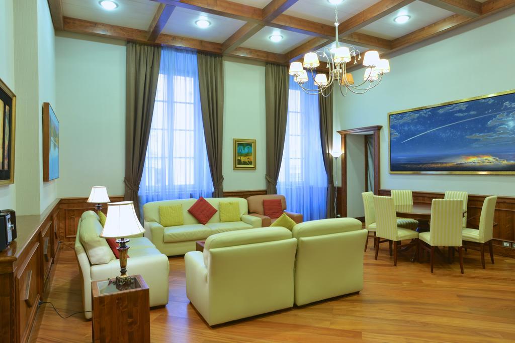 Domus Australia Hotel 4*