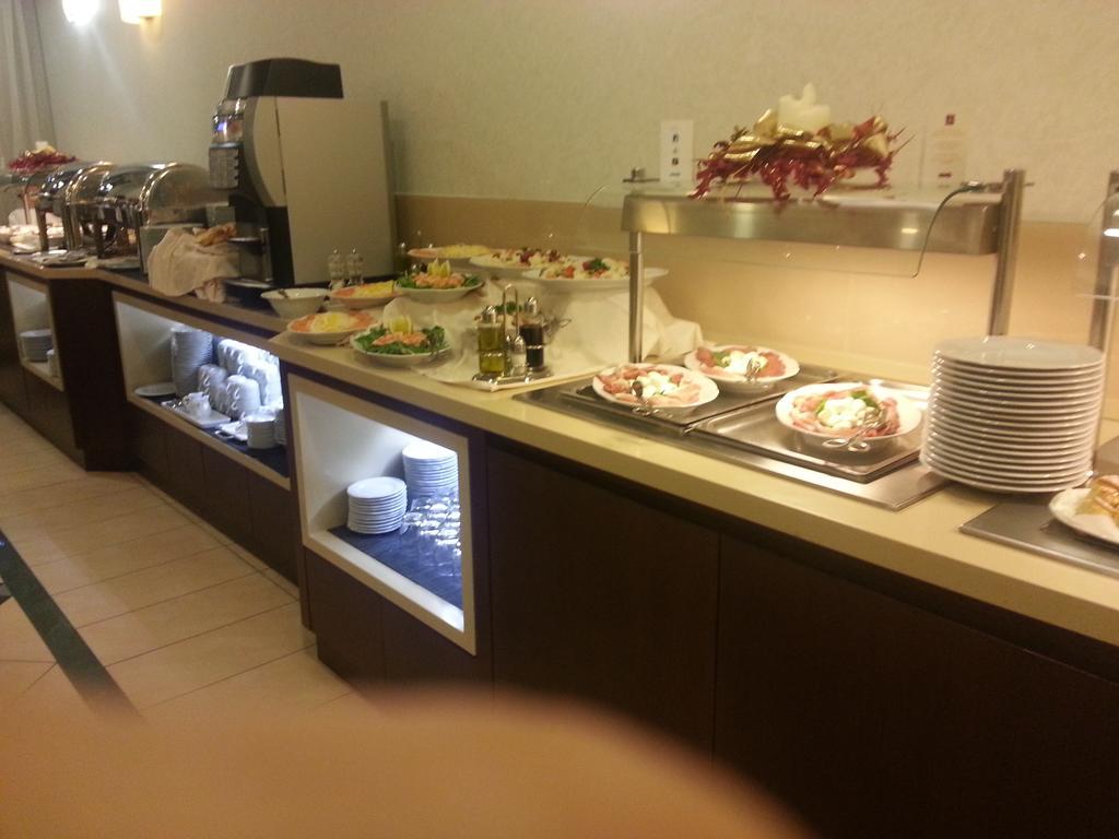 Domus Australia Hotel 4*